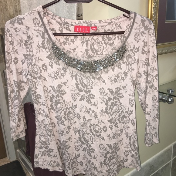 3/$25 Jeweled Scoop Neck Size Small Petite 3/4 Sleeve Top - Picture 1 of 3